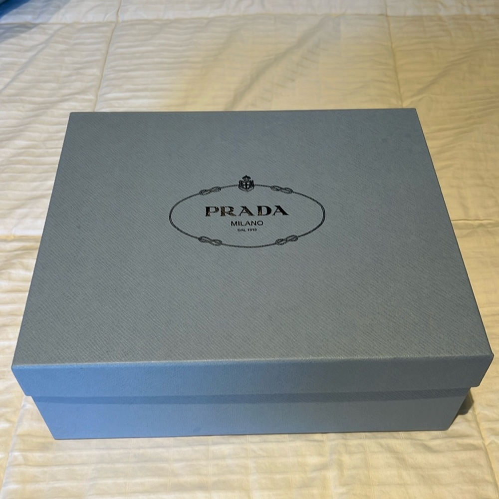 PRADA Shoe Box with tissue